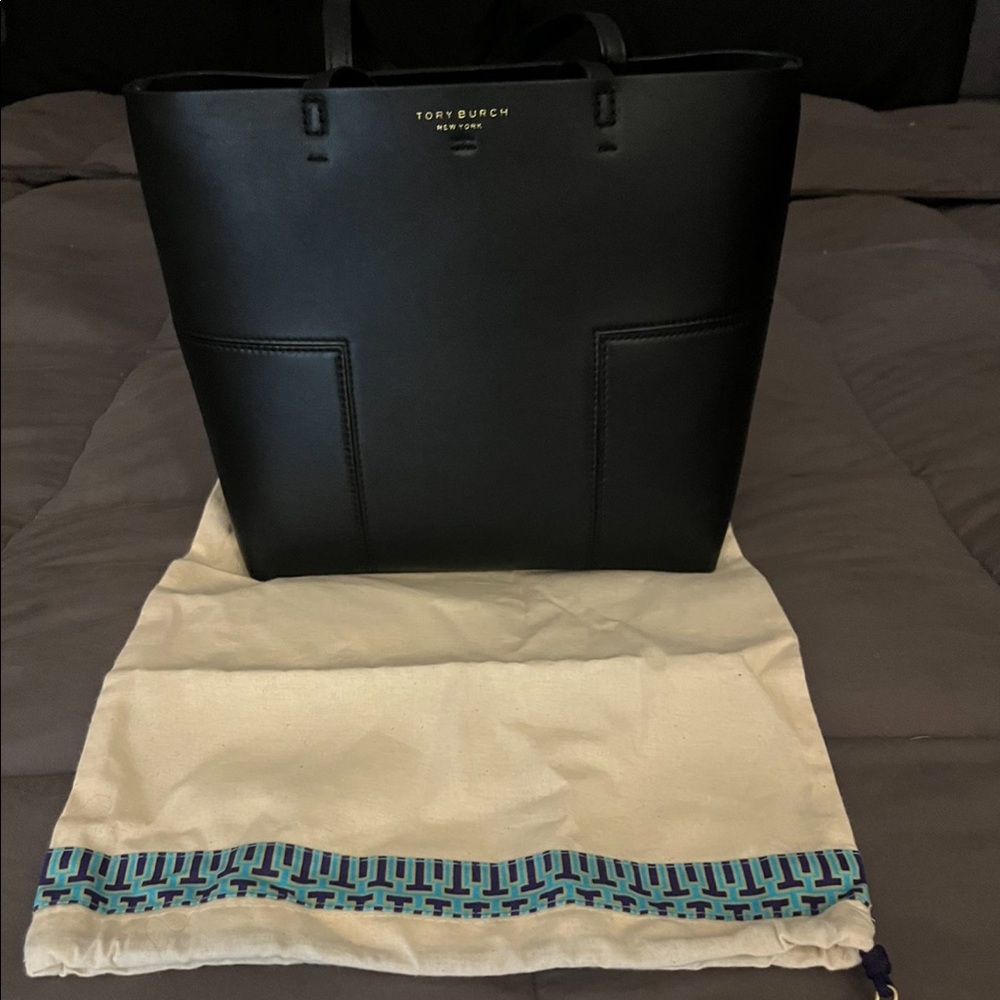 COPY - Tory Burch tote super cute no strap but can be purchased in Amazon